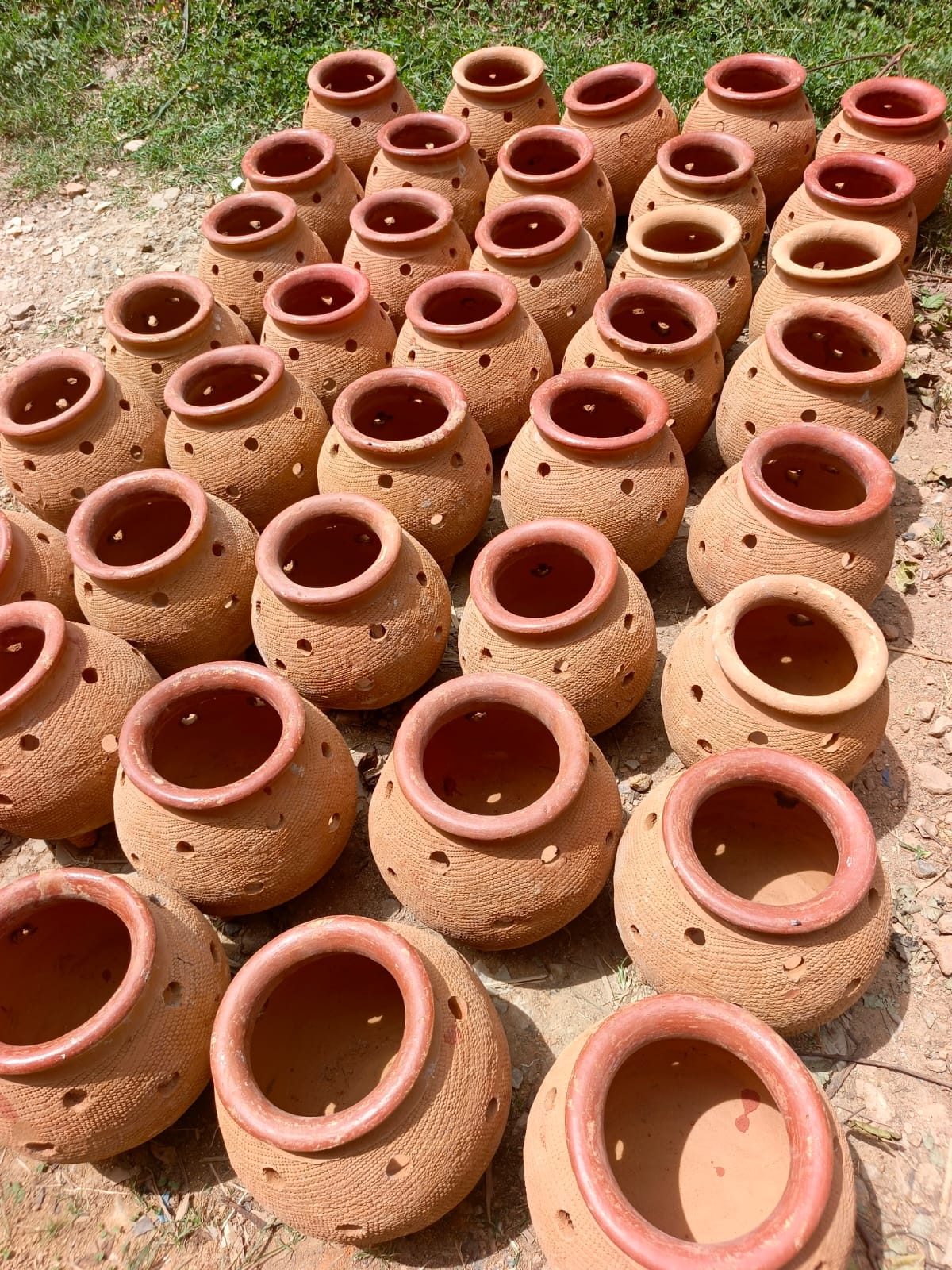 Brooding pots